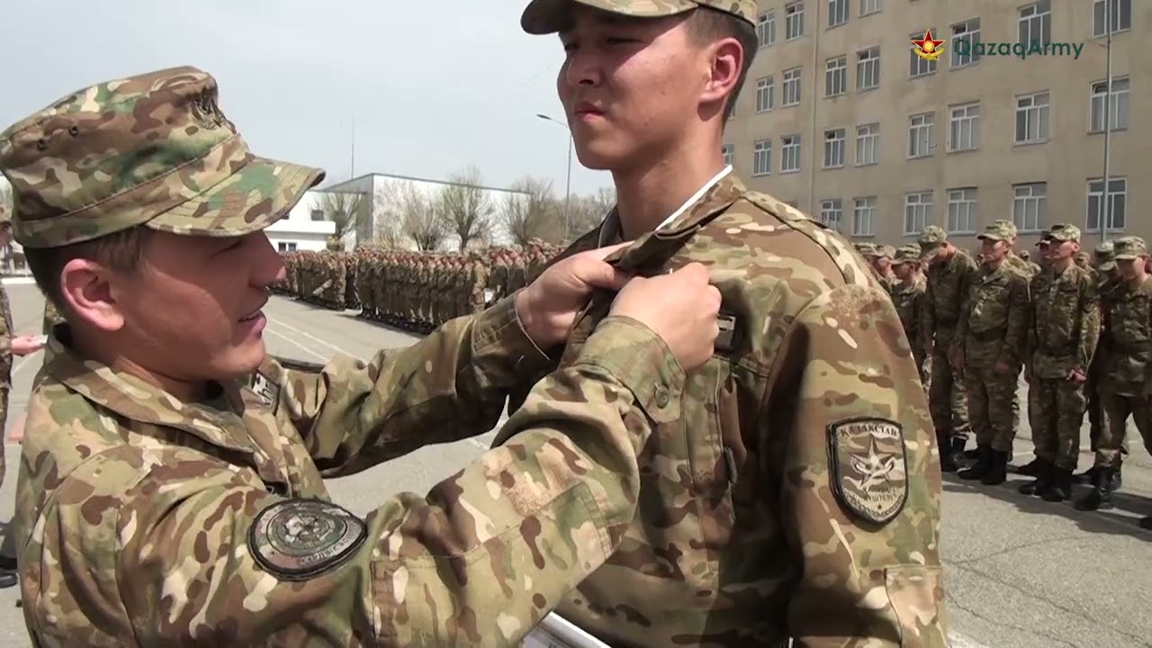 12740 әскери бөлімінде әскери борышын абыроймен аяқтаған сарбаздар үйлеріне қайтты. 