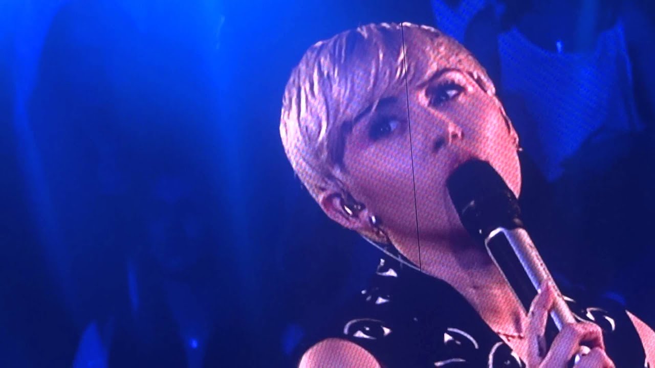 MILEY CYRUS - SUMMERTIME SADNESS - BANGERZ TOUR LIVE IN COLOGNE 2014, GERMANY