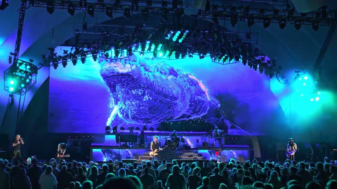 Guns N Roses perform The General live for the 1st time. Hollywood CA Hollywood Bowl