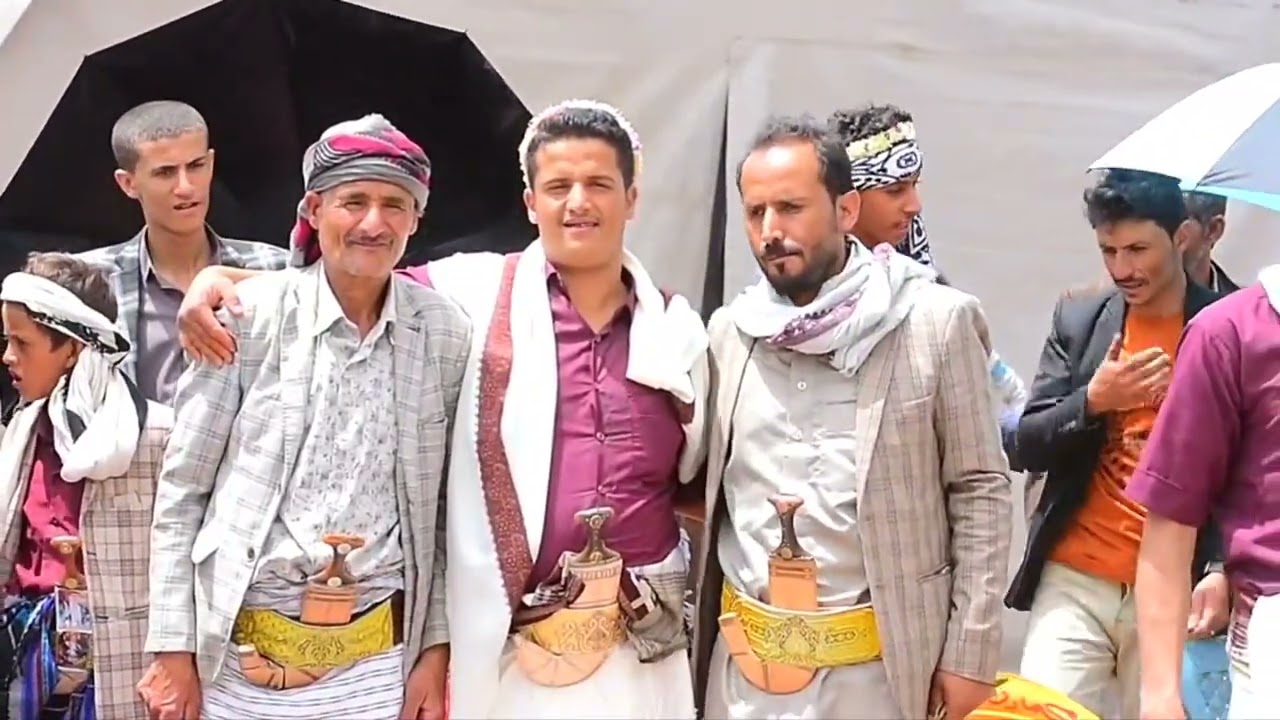 استقبال الضيوف وتبادل القصايد والزوامل#العرس الجماعي الرابع بماور العرش رداع#48 عريس وعروس