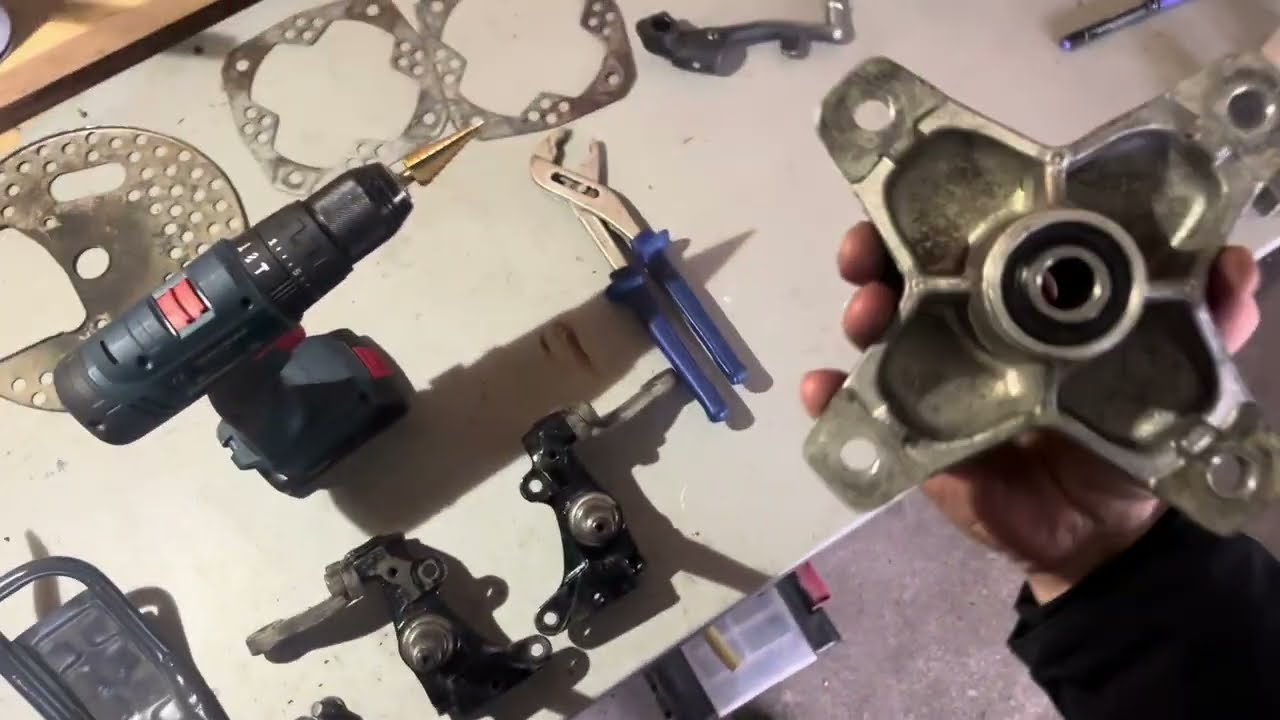 How to remove Yamaha Banshee 350 Front Hub Studs - The Easy Way (Using a Vise)