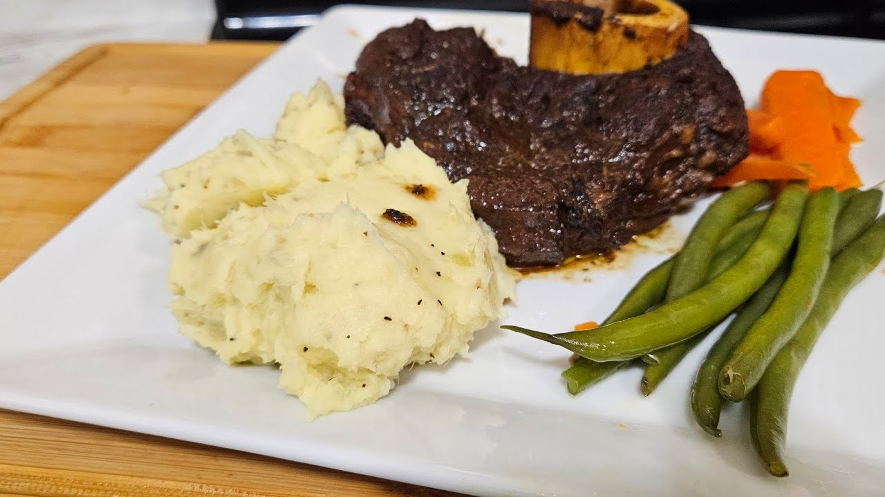 Slow Cooked Beef Shank and Mashed Potatoes with Beans and Carrot