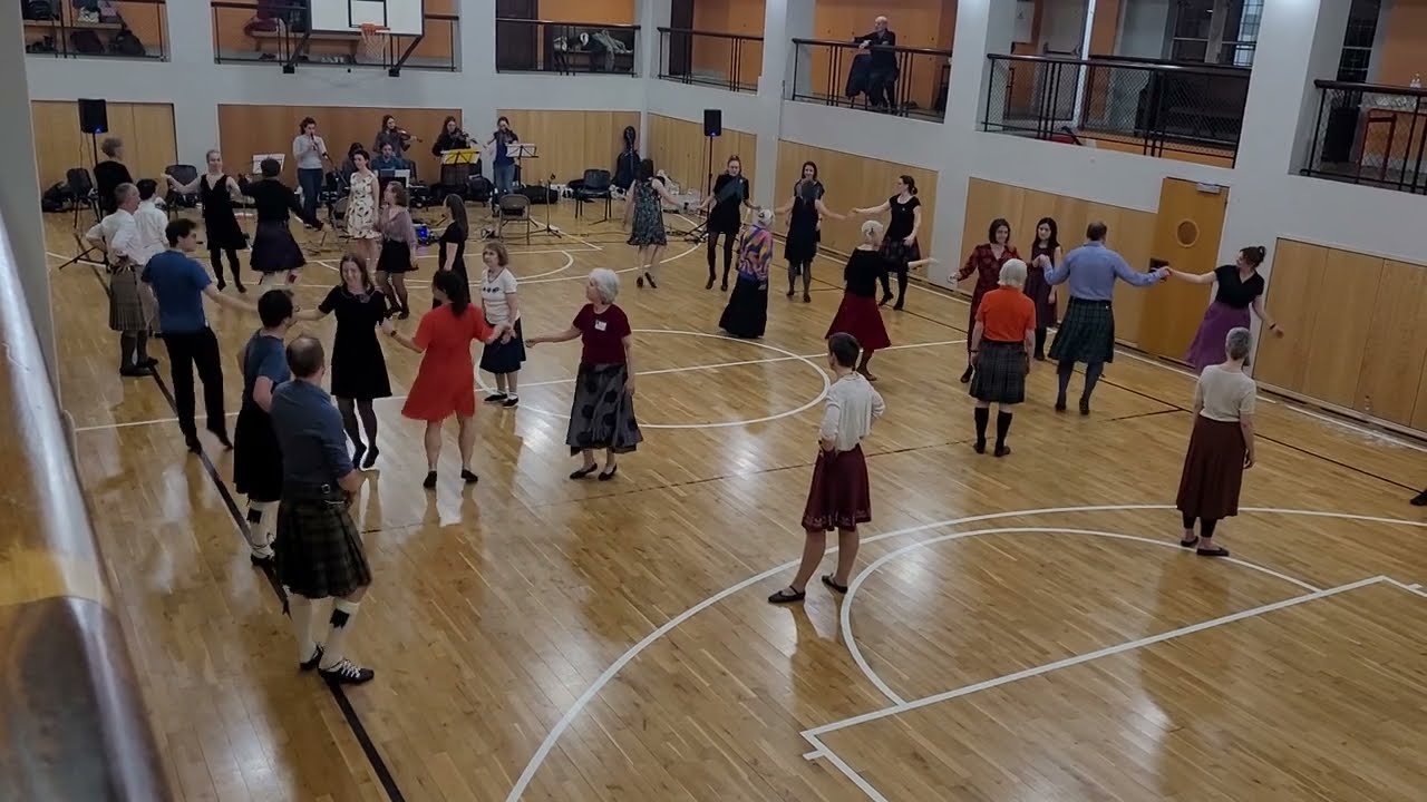 Reel of the 51st Devision - R32 3c/4c lw - RSCDS Bk. 13