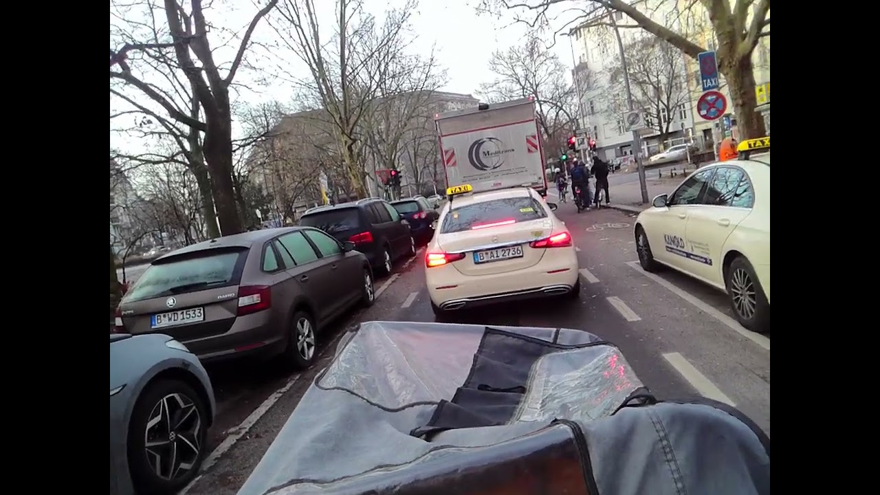 Fahrrad Tour durch Kreuzberg City… 9min kommt mit ??