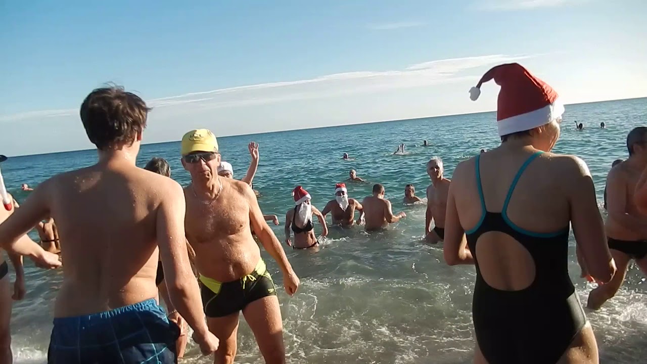 BONNE ANNÉE 2018 (Bain du 1er de l'an Argelès sur Mer 66)