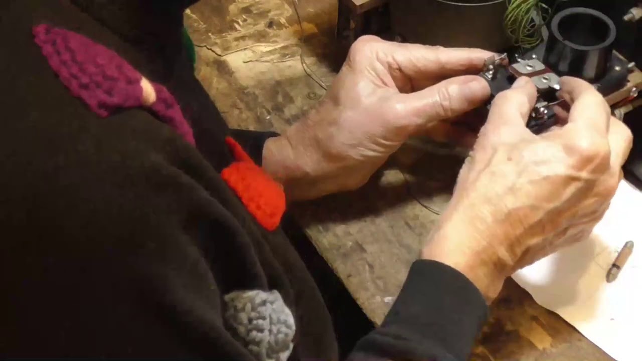 RESTORING A HOMEBUILT 1920'S RADIO