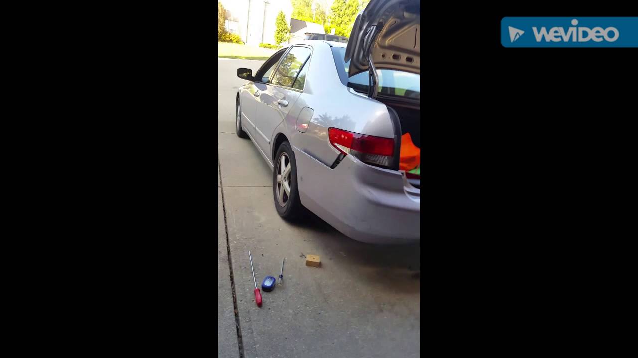 2004 Honda Accord tail light