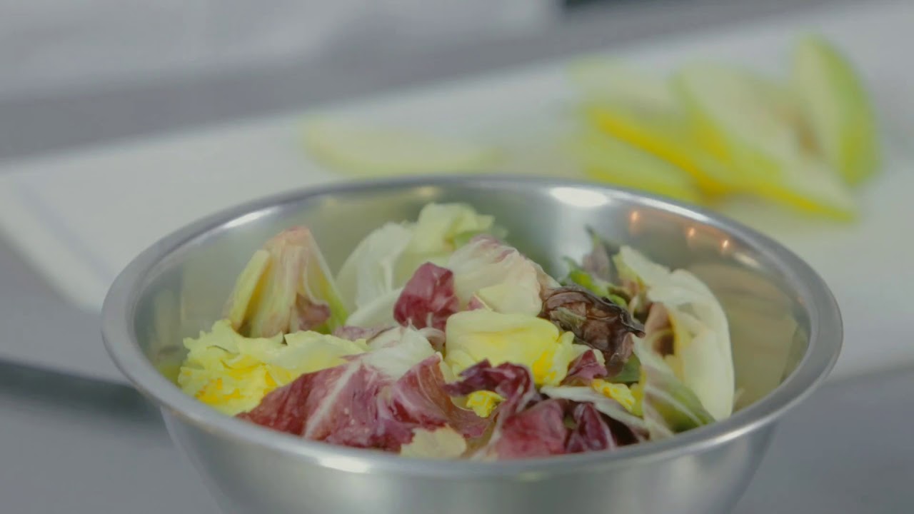 radicchio, maçãs verdes e noz pecan