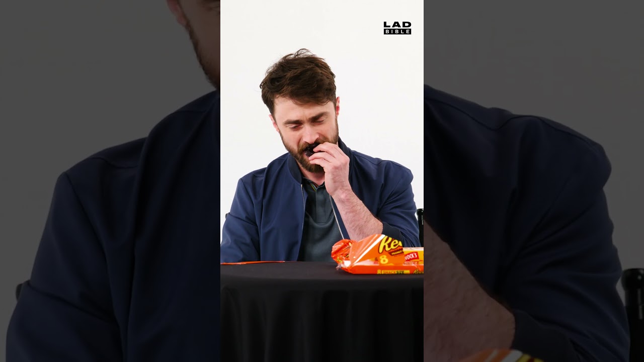 Daniel Radcliffe Rate British Teacakes | Snack Wars