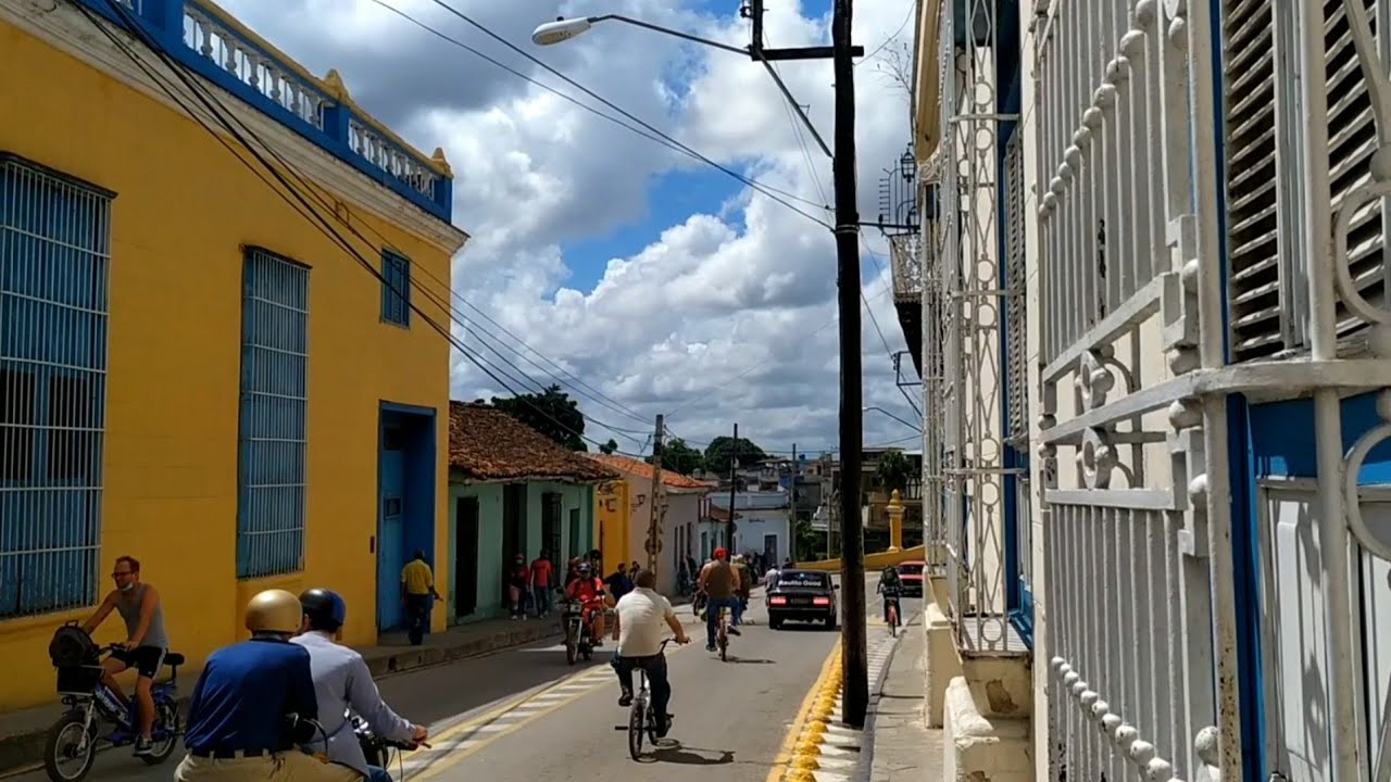 🔴En VIVO desde el CENTRO de CUBA / Calle Máximo Gómez, Sancti Spíritus @LettyCaballero