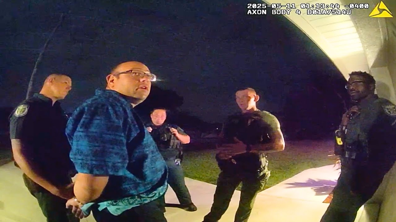 Entitled Customer Loses It When Del Taco Won't Serve Him