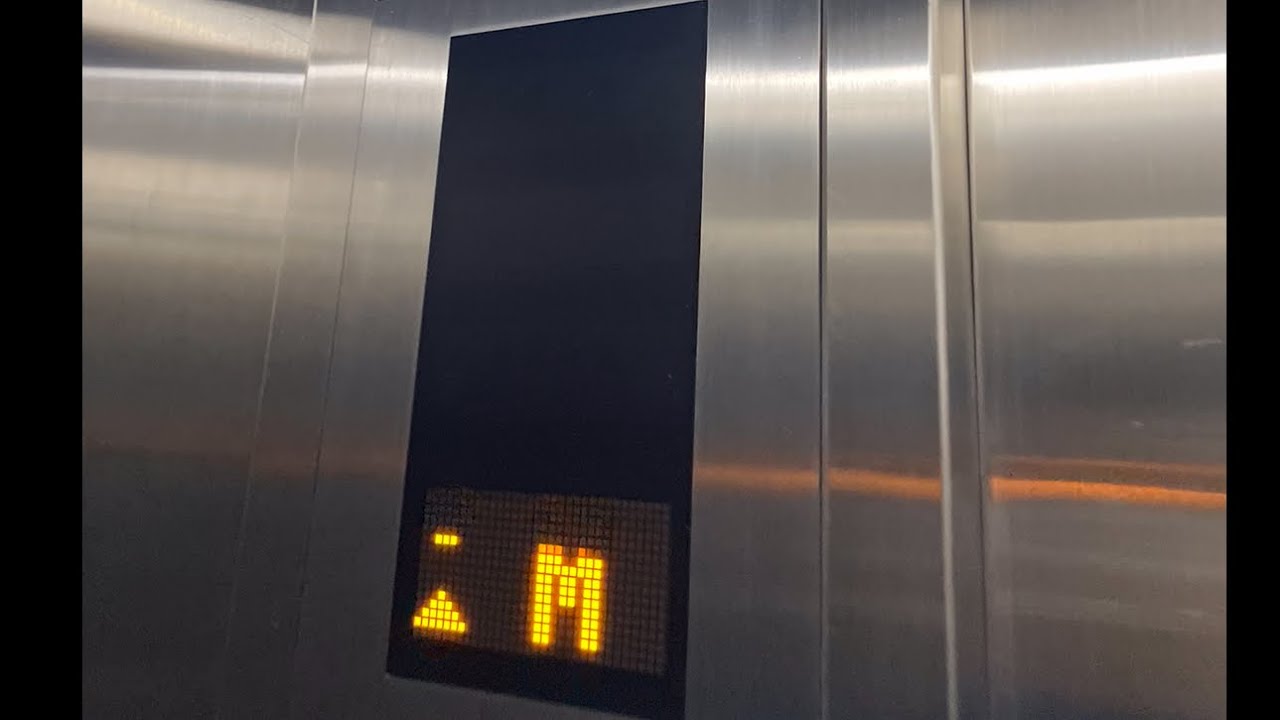新界東馬鞍山港鐵恆安站三菱MITSUBISHI職員專用但臨時開放有需要乘客的升降機😃