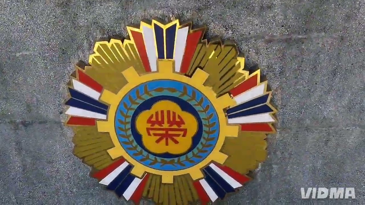 武陵農場櫻花季前沒管制， 所以去去看， 之前有去過了只是這一次櫻花還沒全開， 上次去是跟旅行團， 記得這邊米摩登路段有管制