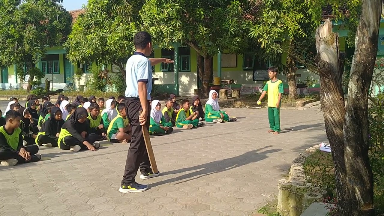 3 Cara lempar tangkap bola dan memukul bola kasti - SKU Siaga - Olahraga SDN Jambean 02 #sekolah