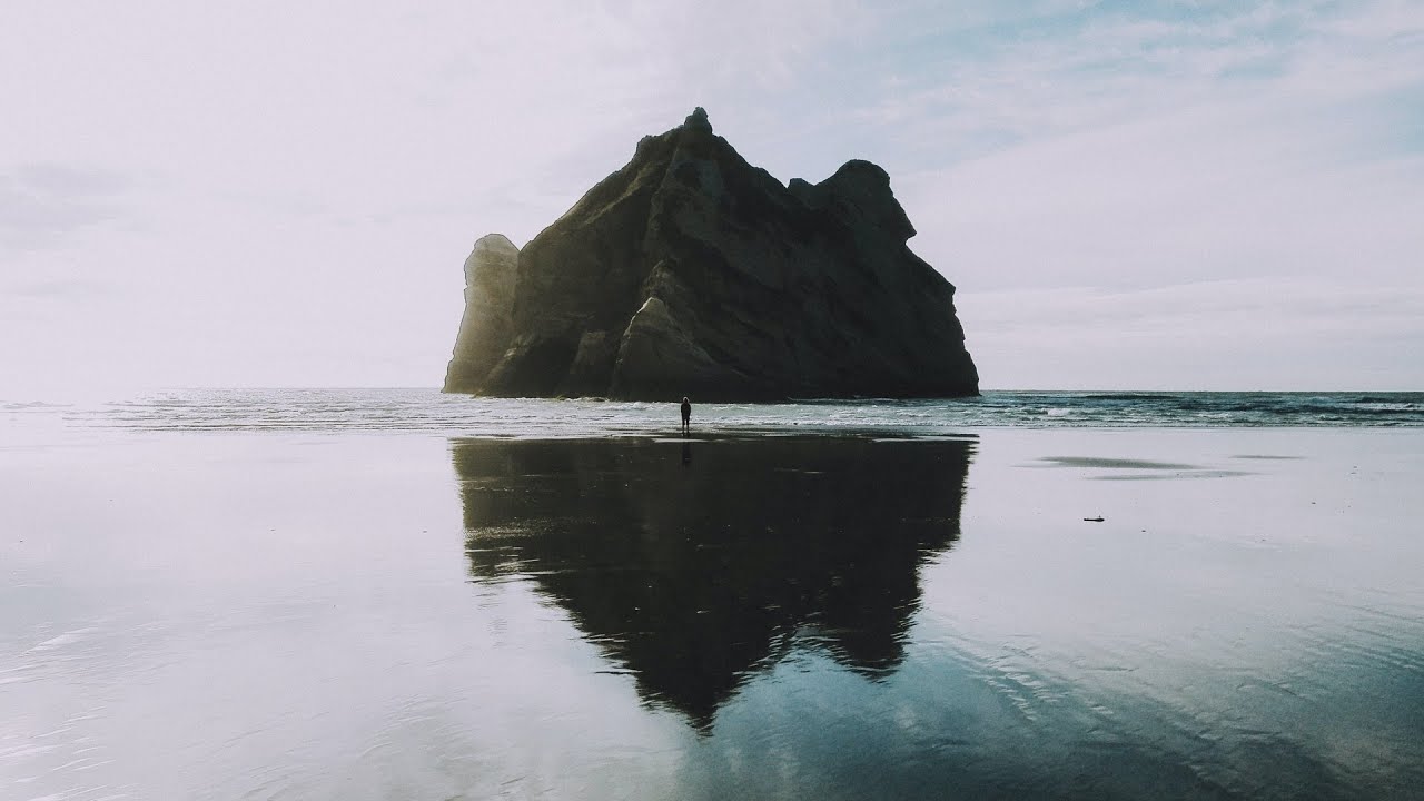 Vidoux // Hourglass (Ambyion Remix)