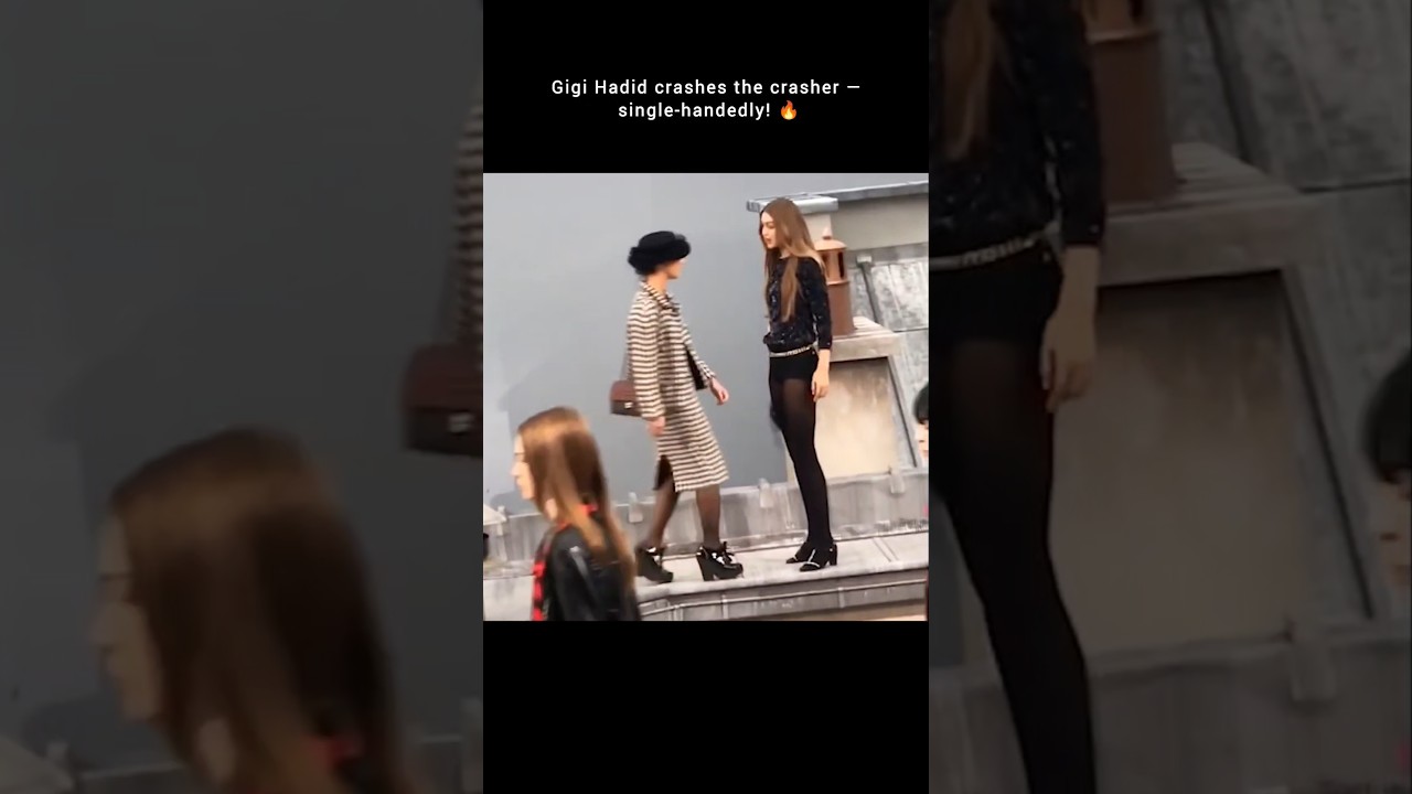 The way she threw the crasher off the runway 🔥 #fashion #runway #supermodel #gigihadid