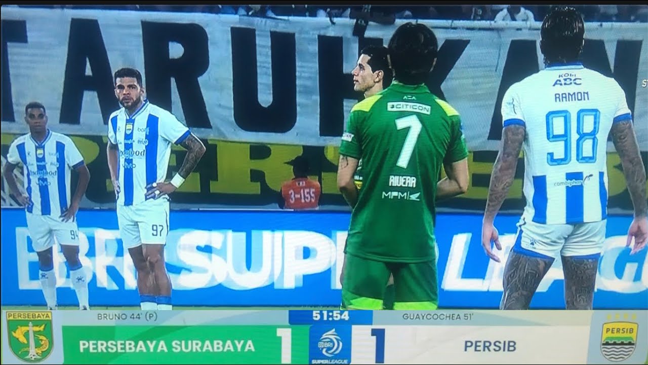 PERSEBAYA SURABAYA VS PERSIB BANDUNG . BRI SUPER LEAGUE 2025 | 2026 . SEDANG BERLANGSUNG
