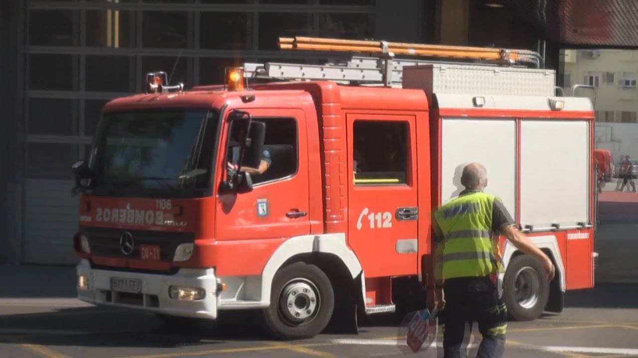 [EINSATZ VOR FEUERWACHE] - Coche CO 21 Bomberos Madrid Parque 2