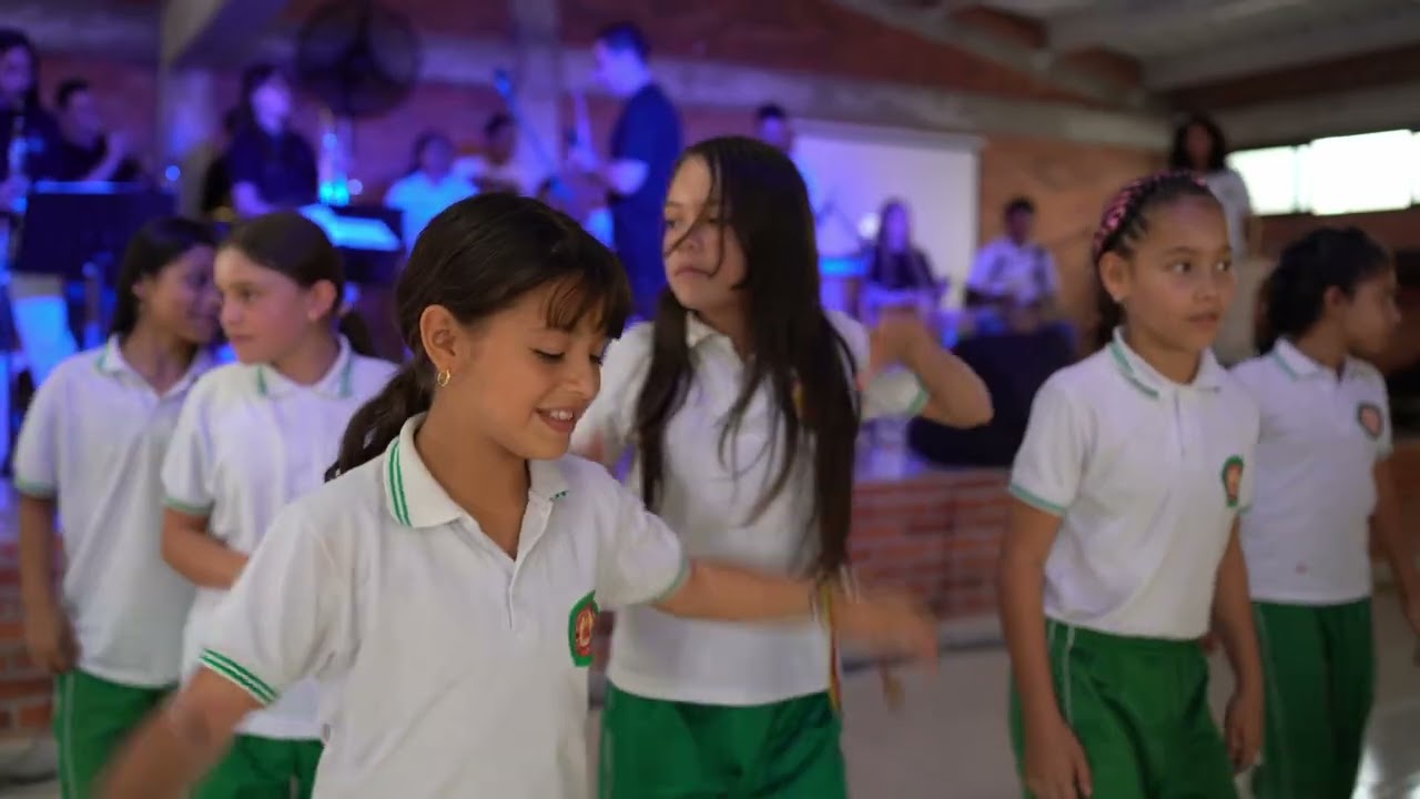 Proyecto Cantando El Tambor, Suena La Banda
