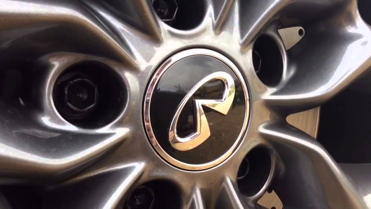 The New Infiniti Q30  - Behind The Wheel with Paul Woodford