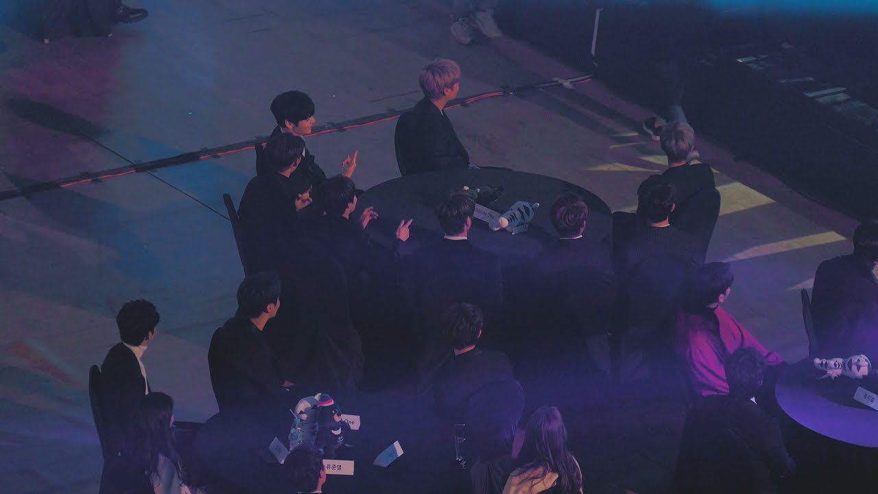 JBJ _ Fantasy [ WannaOne (워너원) Reaction ] @171115 아시아 아티스트 어워즈 AAA[4k Fancam/직캠]