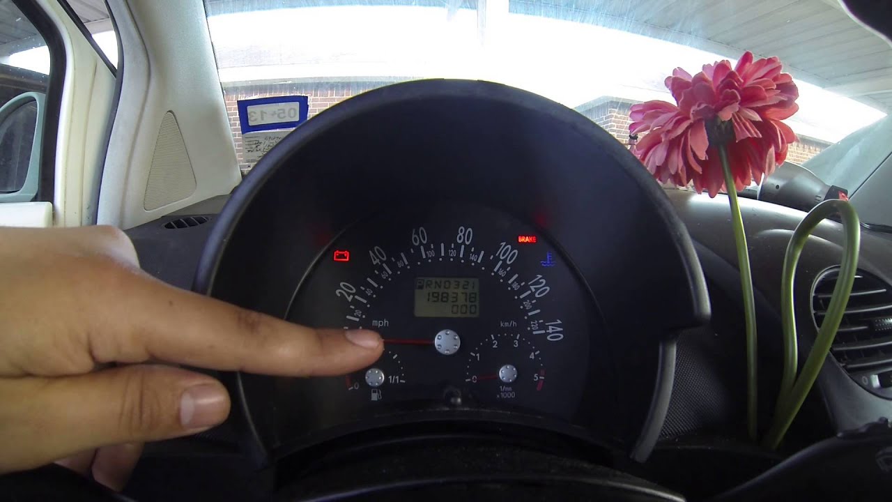 Как вручную выключить контрольную лампу двигателя на VW New Beetle