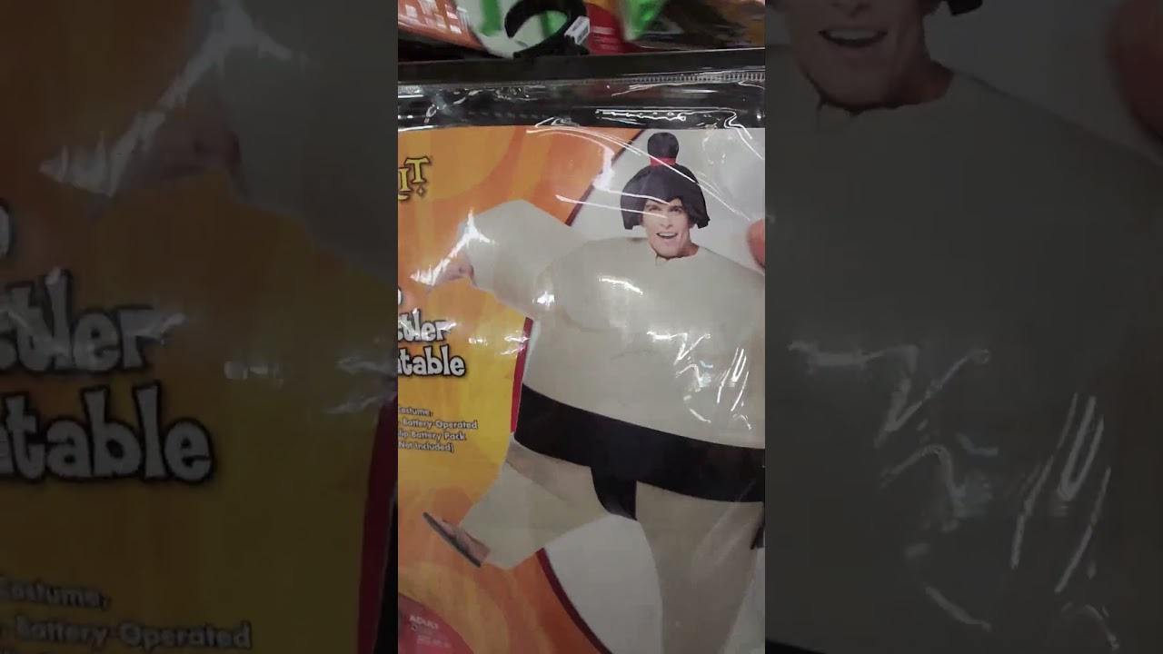 How you like Sumo Wrestler Inflatable for Halloween? #halloween #sumowrestler #funny #shorts