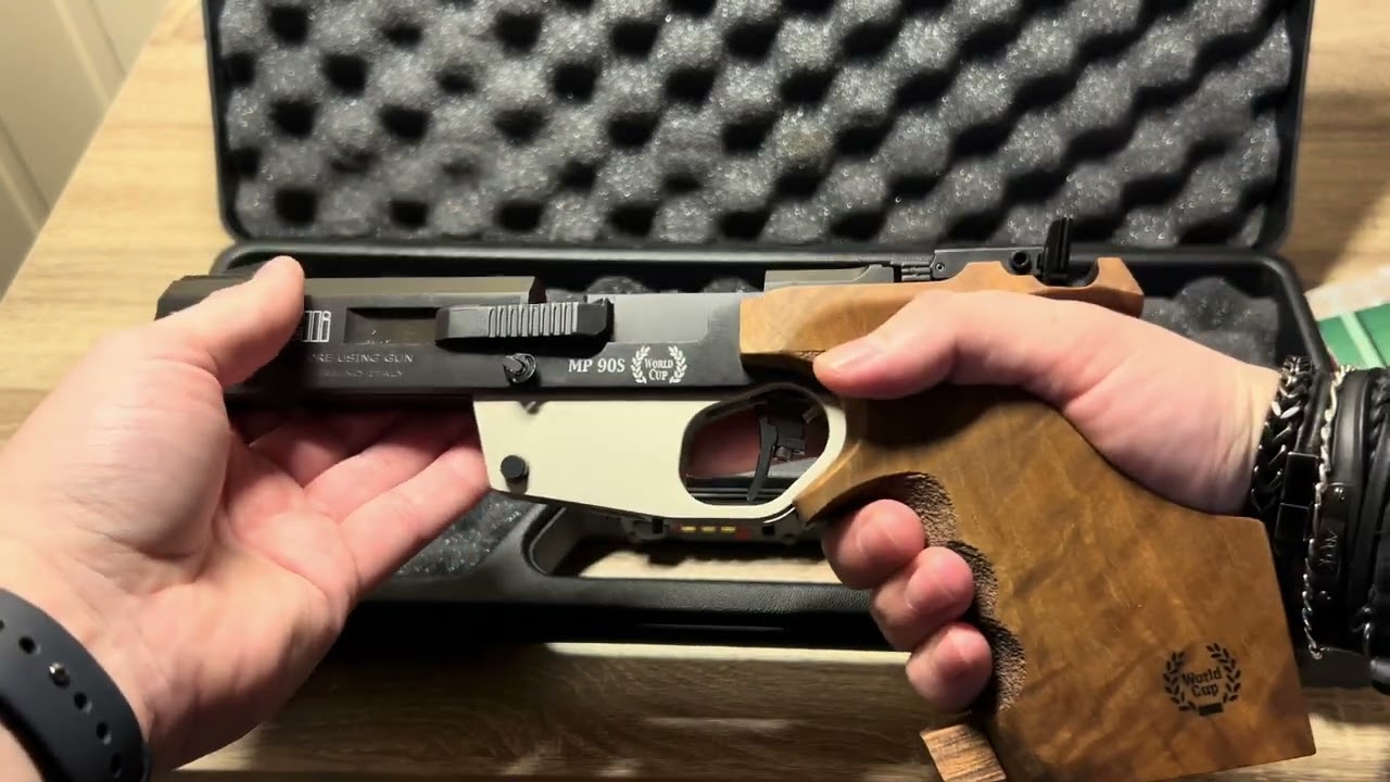 Распаковка пистолета Benelli MP90 World Cup (22lr).