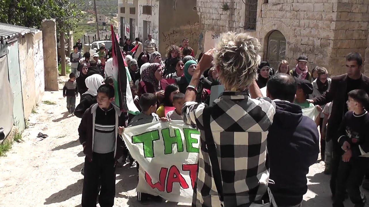 Demonstration in Awarta 14 April 2011