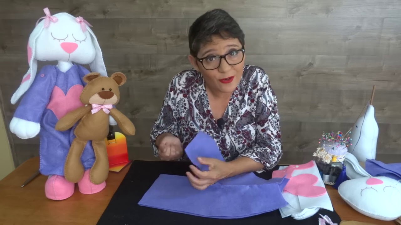Conejita con pijama. Yasna Pino. Casa Puchinni. Incluye moldes.