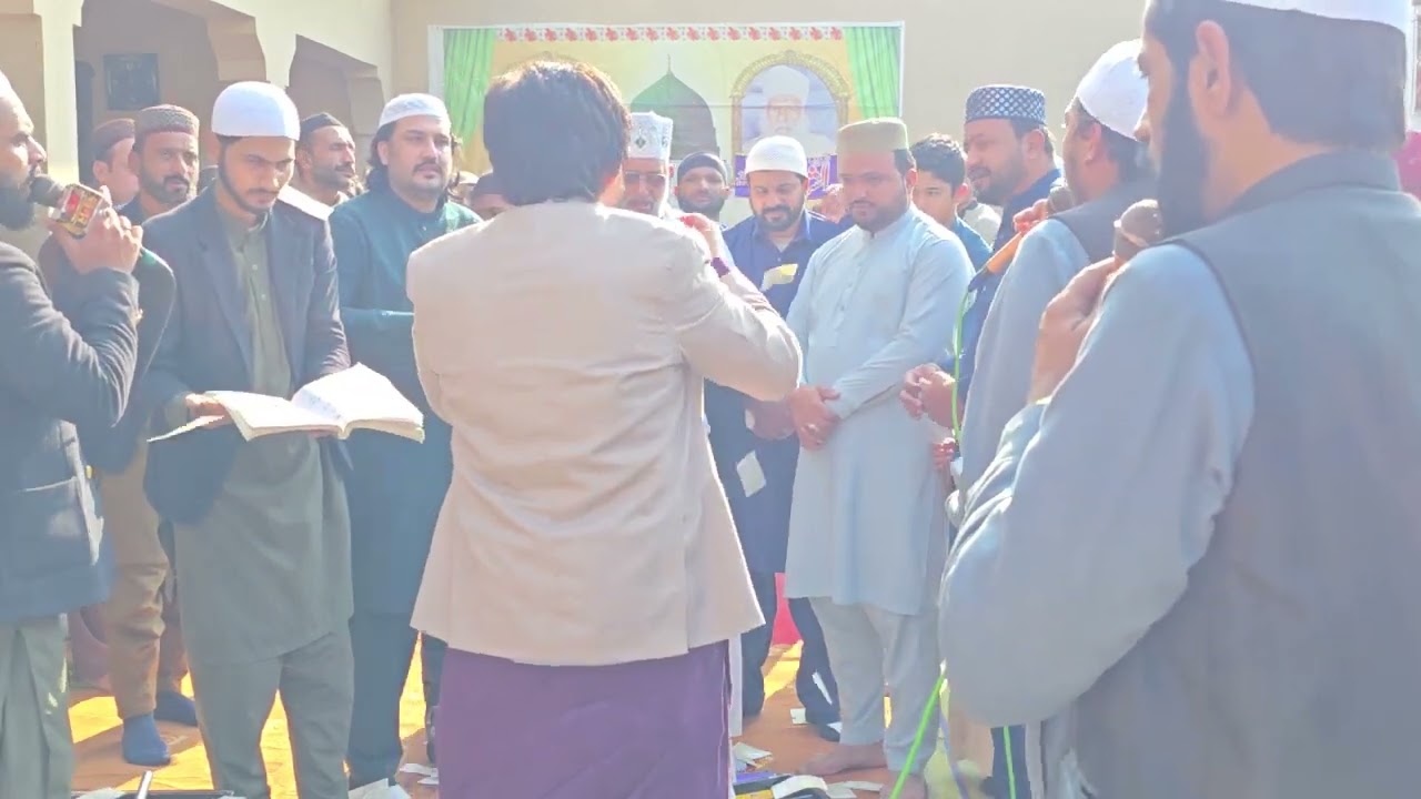 خورشیدِ جہانِ چشتیاں را پُرسی؟ آں خواجۂ خواجگاں معین الدّینؓ است