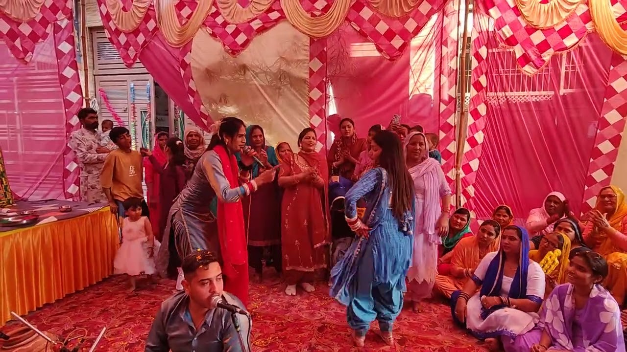 शालू ने कीर्तन में किया ग़ज़ब डांस 