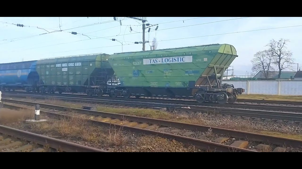 ВОЛОДИМИР ЛЕНІН ВЛ80С-2395 В ГОЛОВІ ВАНТАЖНОГО ЕЛЕКТРОВОЗА ЗЕРНОВИЙ СКЛАД #ПОЕЗДАВИДЕО #УЗ 