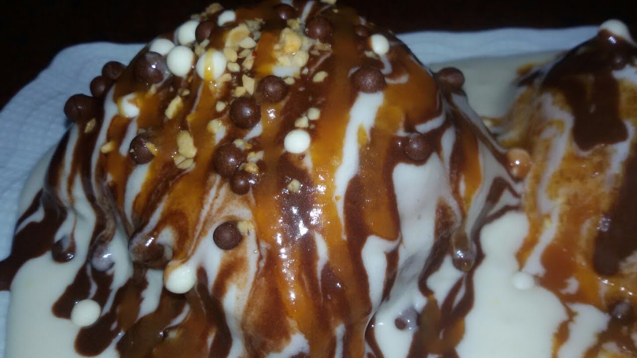 طريقه عمل السينابون بعجينه قطنية تحفه وريحتها قلبه البيت 😙 وغرقان في صوص  الجبنه الخطير  🍰