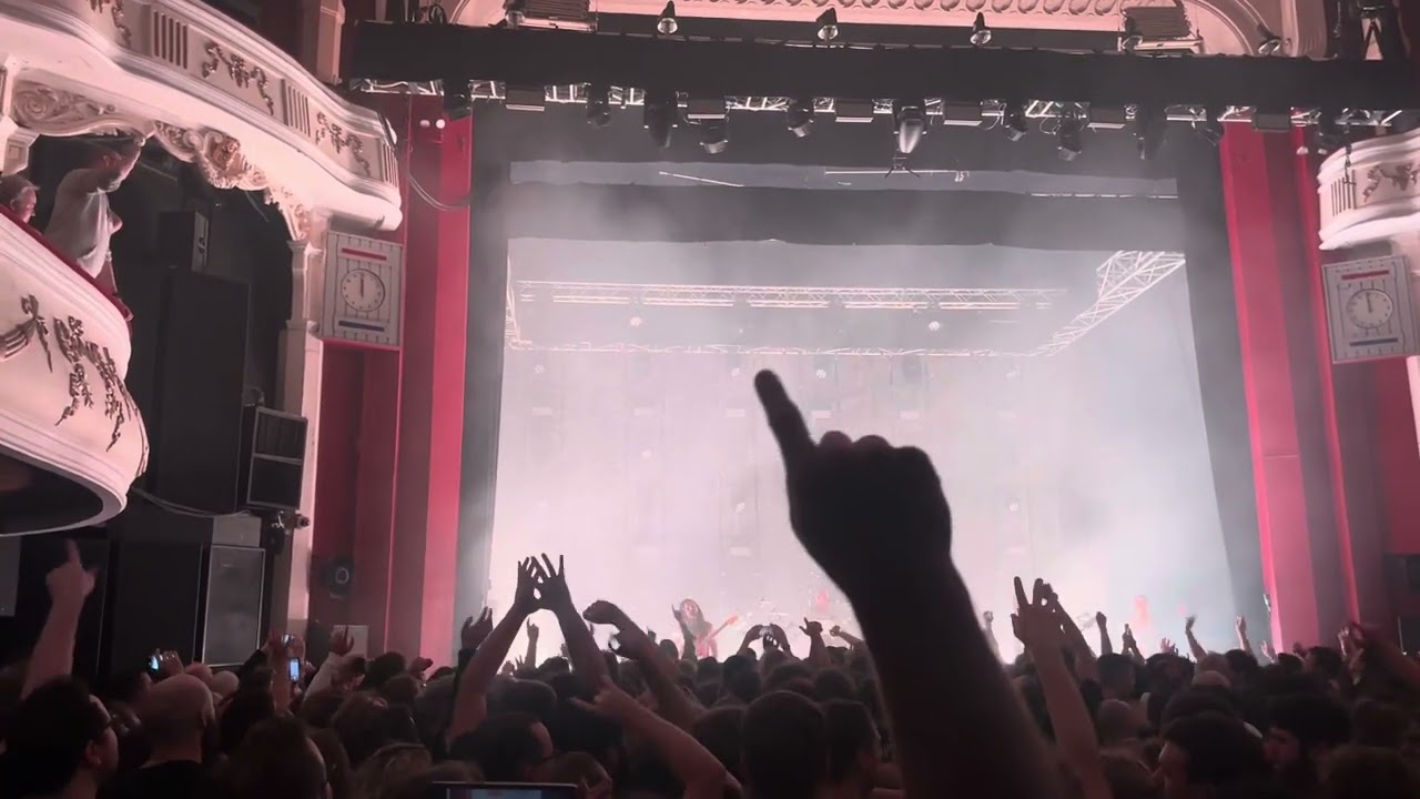 Biffy Clyro - Crasp / There’s No Such Thing As A Jaggy Snake - Shepherd’s Bush, London - 22/10/2024