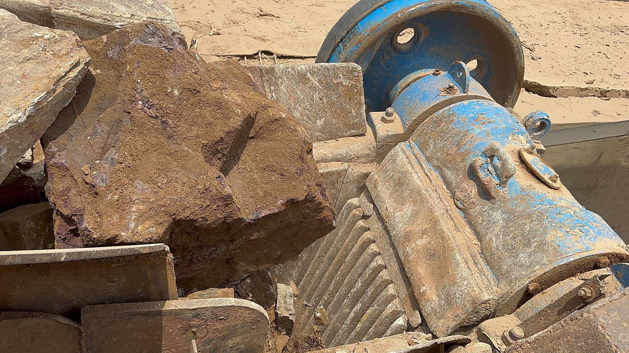 Satisfying Stone Crushing ProcessASMR Giant Rock Crushing Jaw Crusher in Action