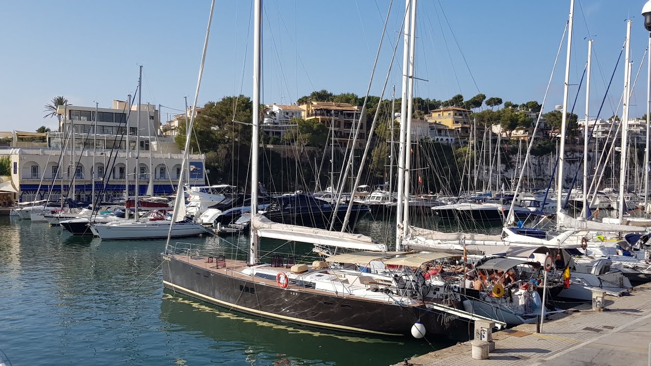 der Yachthafen Porto Cristo auf MALLORCA Strandpromenade, Port de Manacor, Es Port Portocristo Hafen