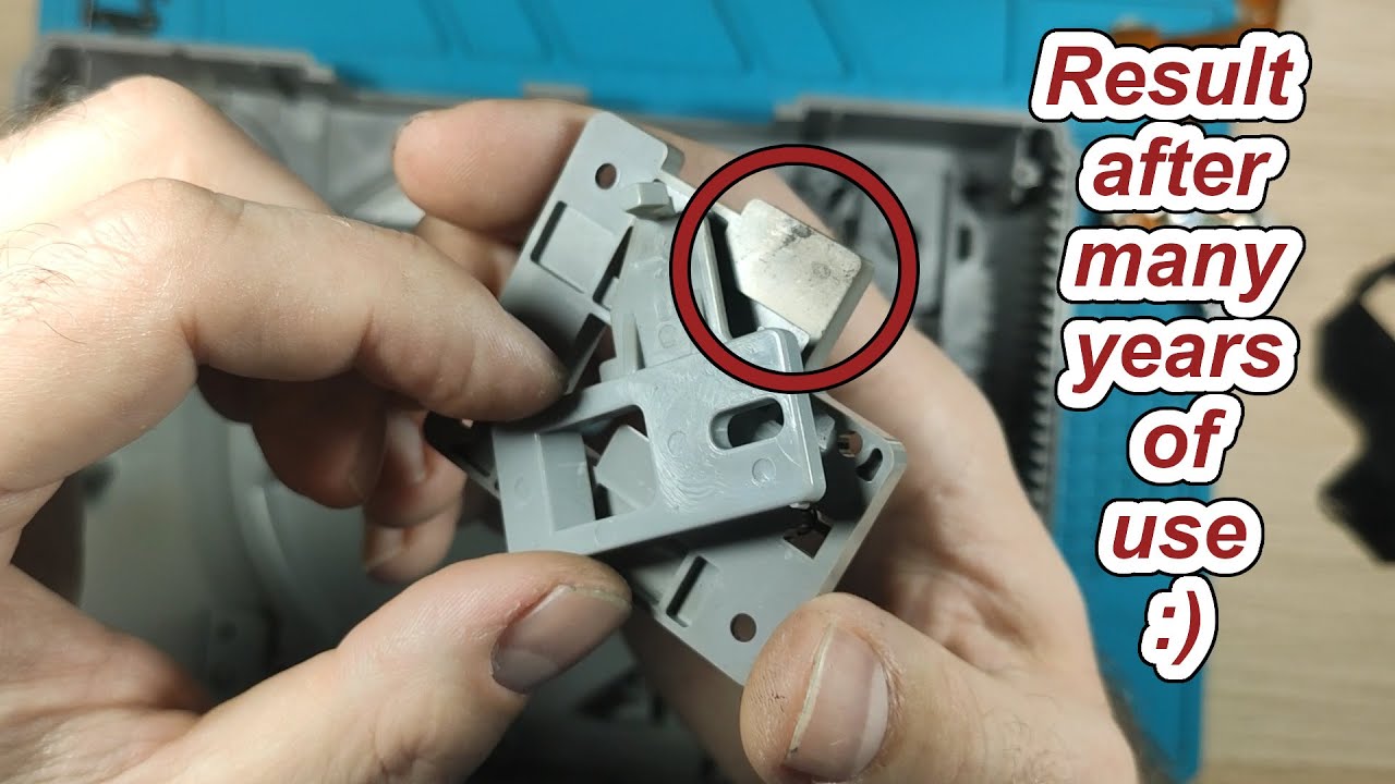 PlayStation 1 PS1 CD Open button stacked - Problem sa zaglavljivanjem vratanaca CD-a