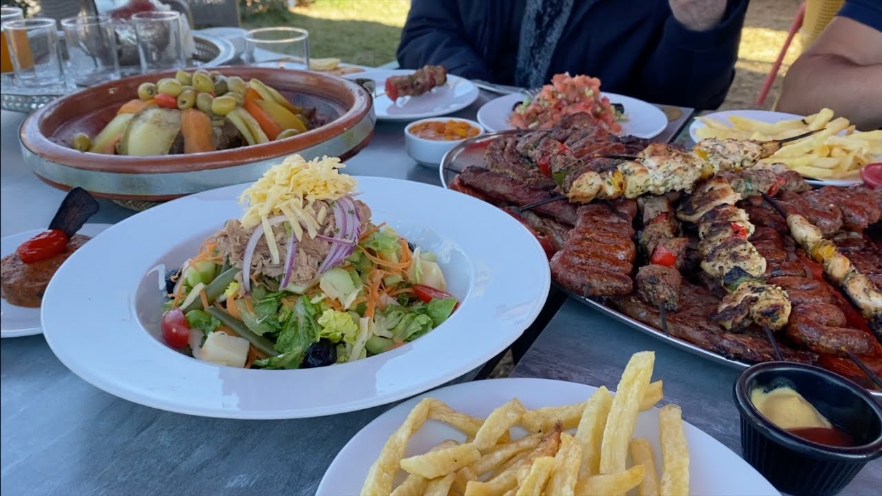 🍗🥩🍟MAGNIFIQUE SORTIE GASTRONOMIQUE AU MAROC🇲🇦 - GRILLADES + TAJINE AU BOEUF + PAIN TAFERNOUT 🫓🍔