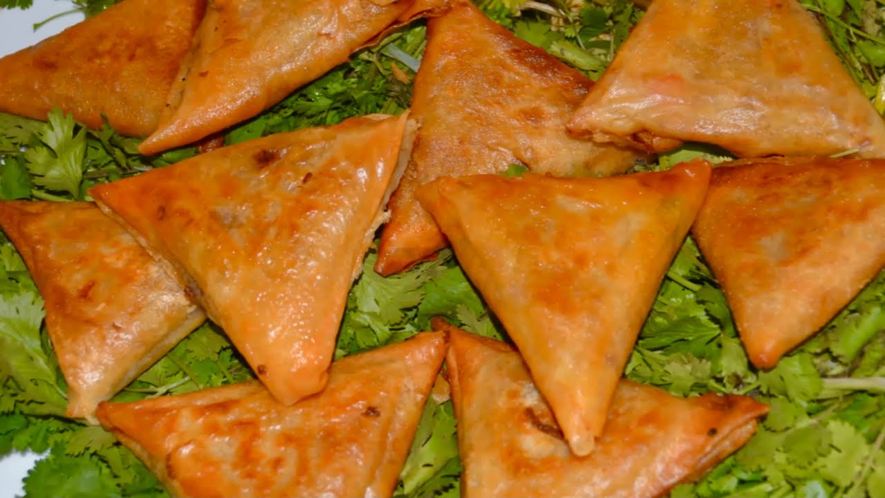 Самый популярный рецепт: бриуаты из картофеля и тунца. Экономно и получается щедро. Всё необходим...
