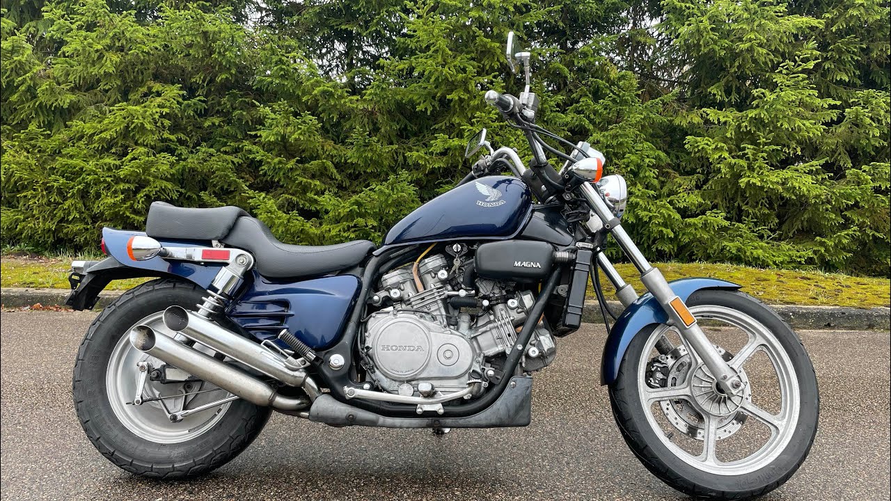 Honda VF 700 C SUPER MAGNA 1987 years ( Motogazas )