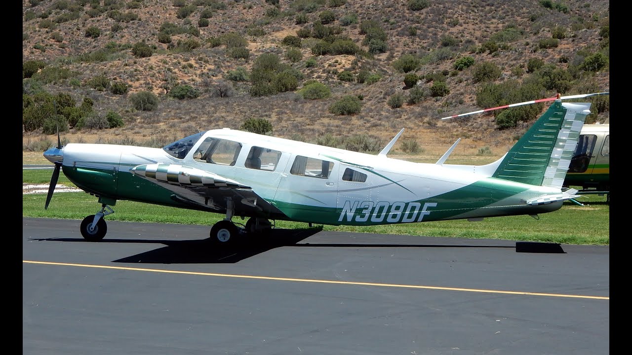 Flight in Piper PA-32-300 Cherokee Six N308DF at Agua Dulce Airport 2014