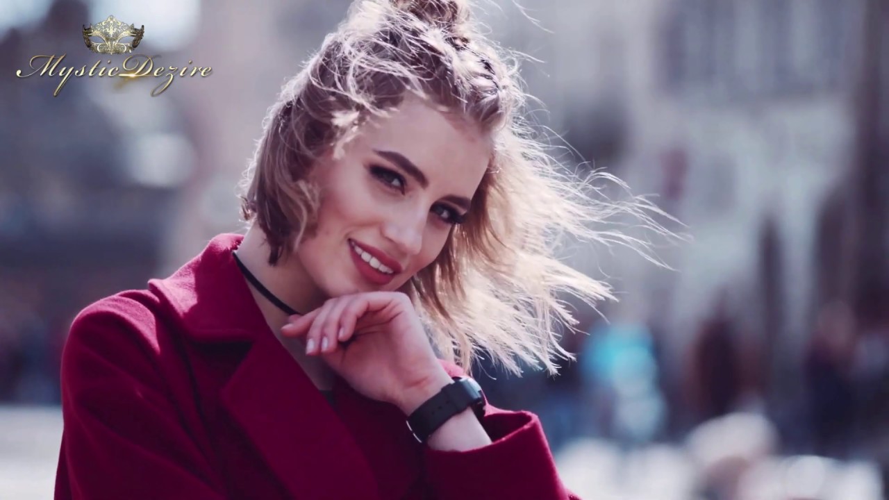 Calm Smile - Manhattanite