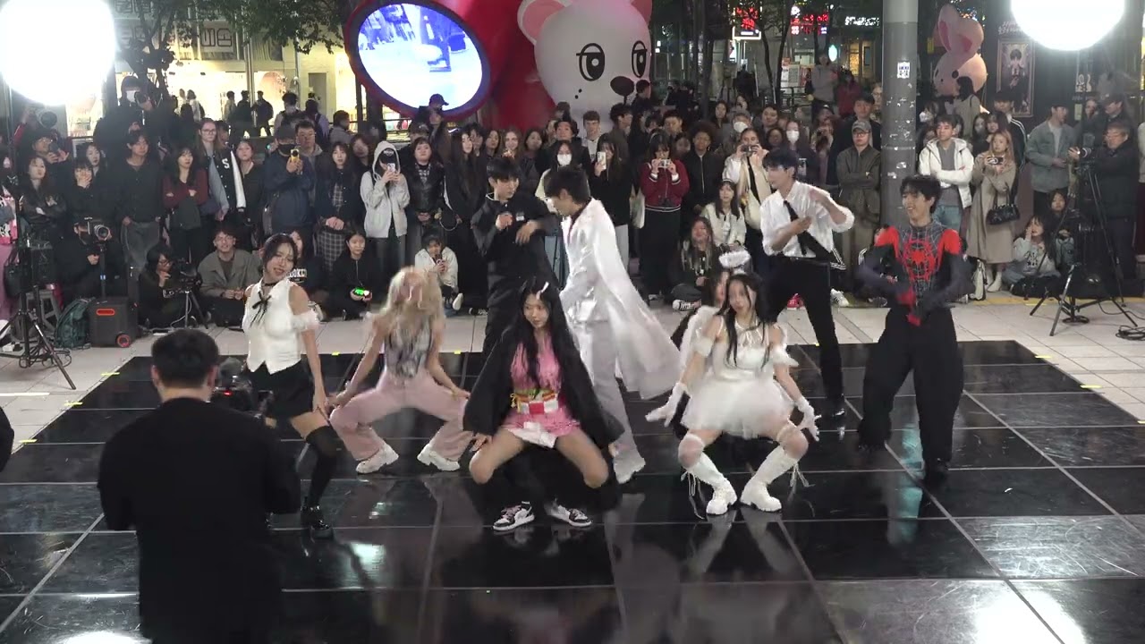251026 #ARTBEAT #아트비트 댄스팀 'body :DAYOUNG' COVER 신촌버스킹 무대공연 FANCAM