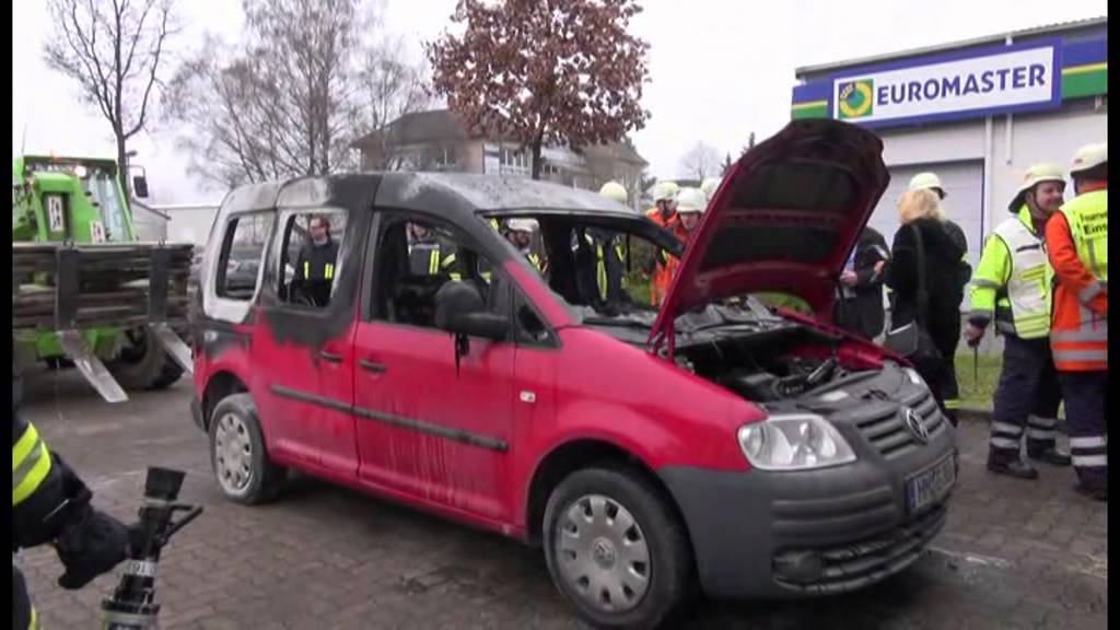 Gastank in Gefahr: Feueralarm in Autowerkstatt