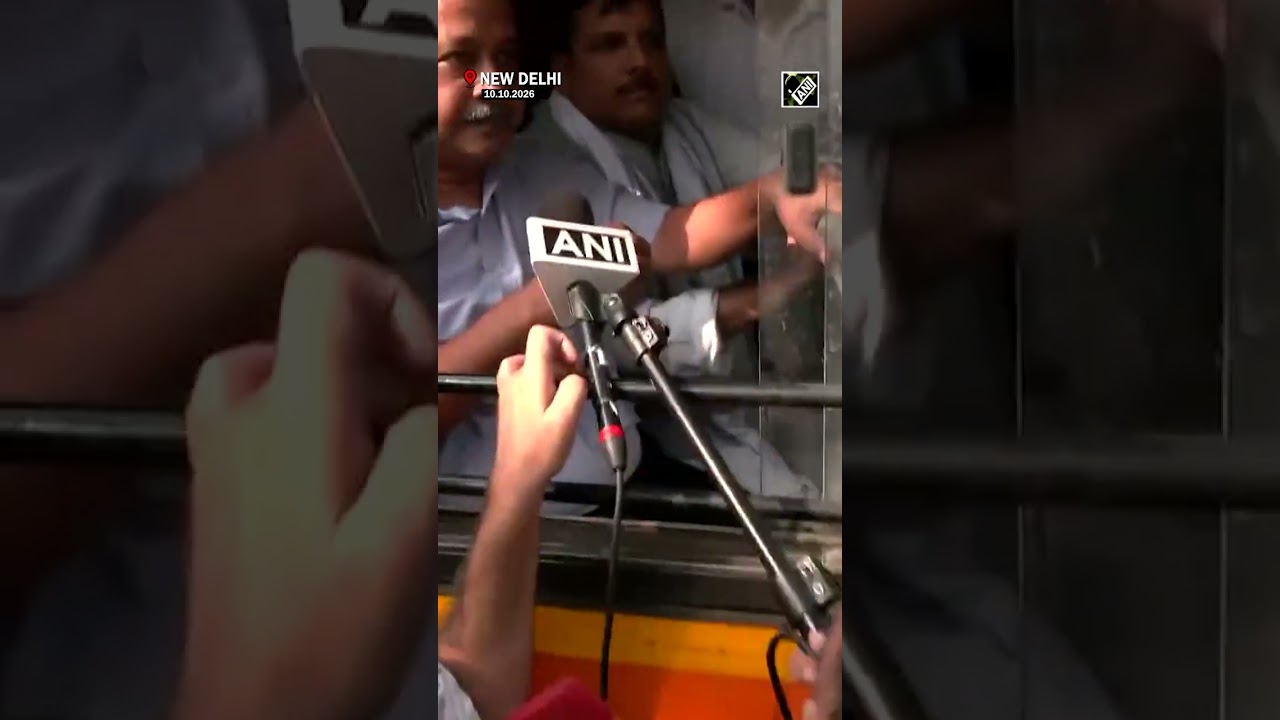 AAP National Convener Arvind Kejriwal Detained By Delhi Police