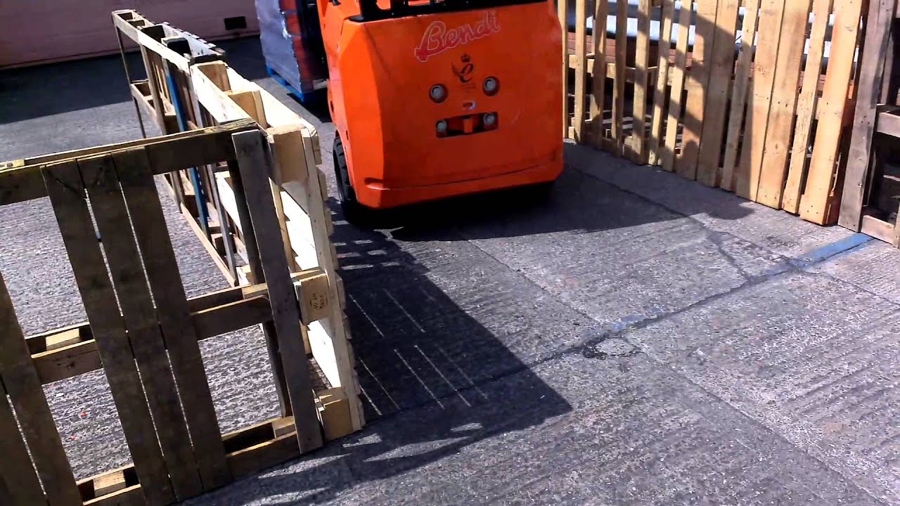 Pivot steer/articulated forklift training