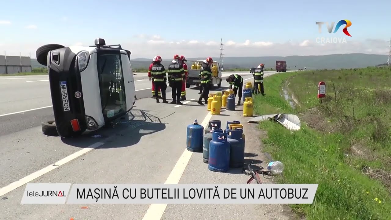 MAȘINĂ CU BUTELII LOVITĂ DE UN AUTOBUZ