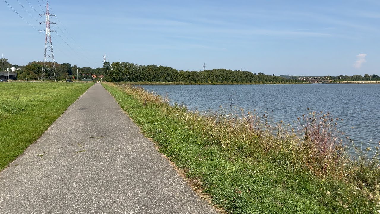 Mons, le Grand Large, reliant le canal Nimy-Blaton-Péronnes au canal du Centre.