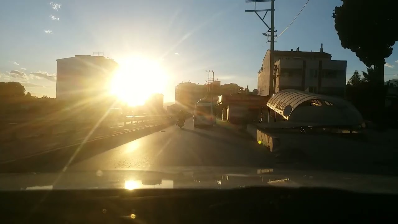 Edremit Şehir Merkezi ile Kadıköy Mahallesi Yolu. Araç Kamerası.